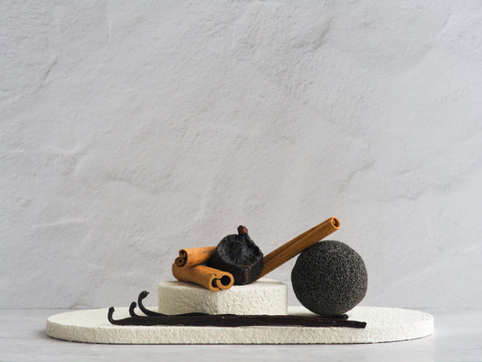 Maison des Vibes CAMP Non-Toxic Room Spray fragrance notes. Notes Top: Black Fig Heart: Cinnamon Base: Vanilla Bean.  