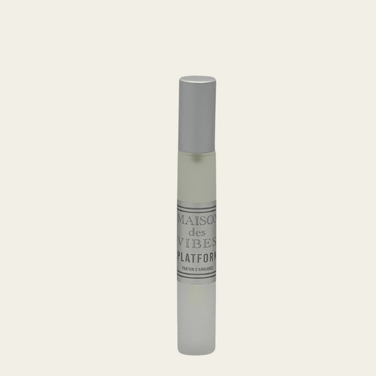 Maison des Vibes PLATFORM Room Spray. NOTES Top: Mandarin, Jasmine, Sea Salt Heart: Gardenia, Orchid, Sage Base: Coconut, Vanilla, Vetiver. PLATFORM envelops your space with an uplifting, invigorating vibe, much like the elevated feeling of standing tall in platform shoes. Step into an elevated olfactory experience and transform any room into a haven of sophistication and allure, elevating your environment to new heights of elegance and enchantment.