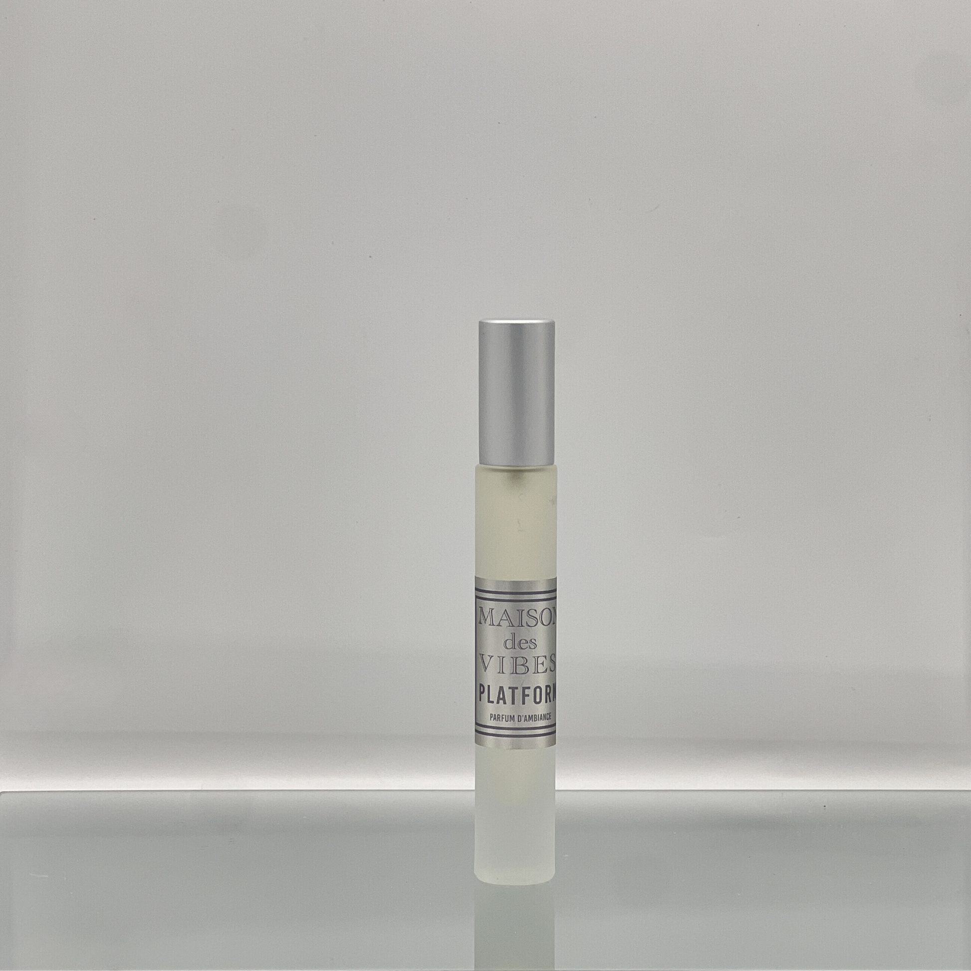 Maison des Vibes PLATFORM Room Spray. NOTES Top: Mandarin, Jasmine, Sea Salt Heart: Gardenia, Orchid, Sage Base: Coconut, Vanilla, Vetiver. PLATFORM envelops your space with an uplifting, invigorating vibe, much like the elevated feeling of standing tall in platform shoes. Step into an elevated olfactory experience and transform any room into a haven of sophistication and allure, elevating your environment to new heights of elegance and enchantment.